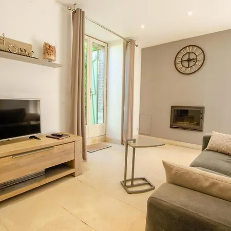 Le De L'eau Claire Polisy